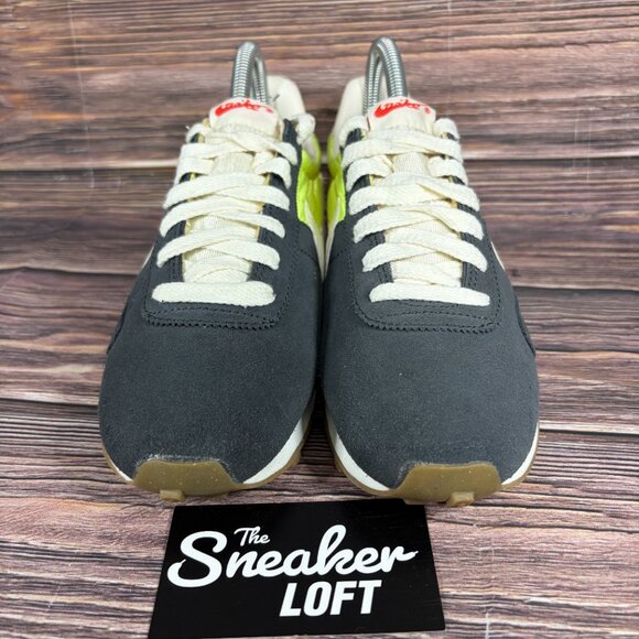 Nike Women's Pre Montreal Racer Vintage Athletic Running Shoes Size 7.5 - Picture 2 of 8